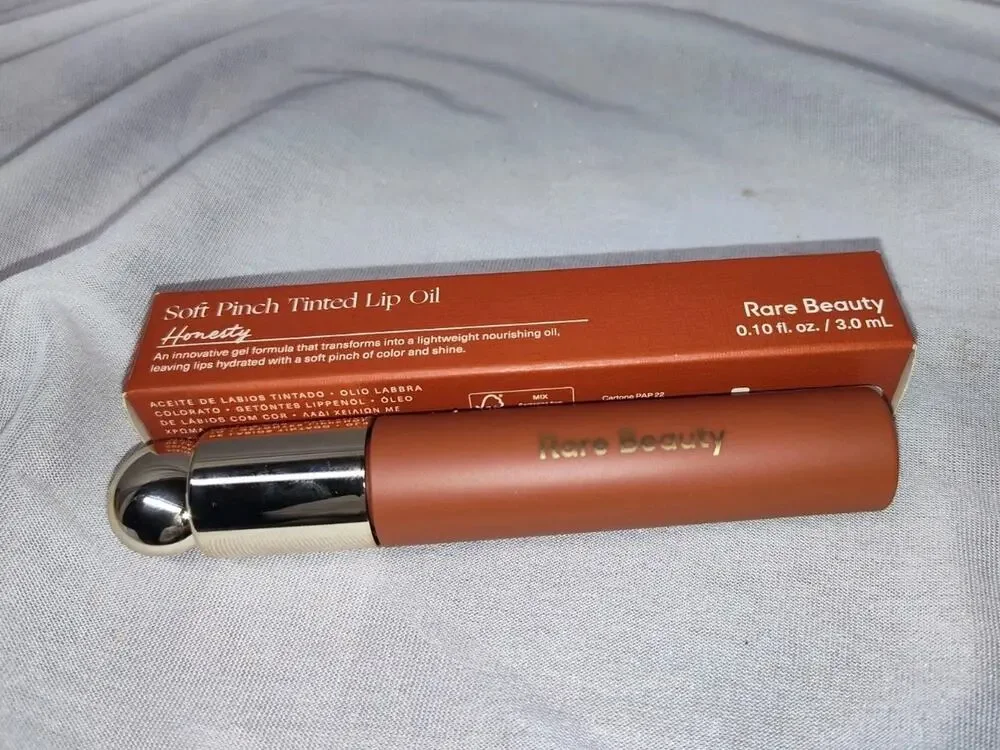 RARE BEAUTY Soft Pinch Tinted Lip Oil In HONESTY Full Size NEW BOXED